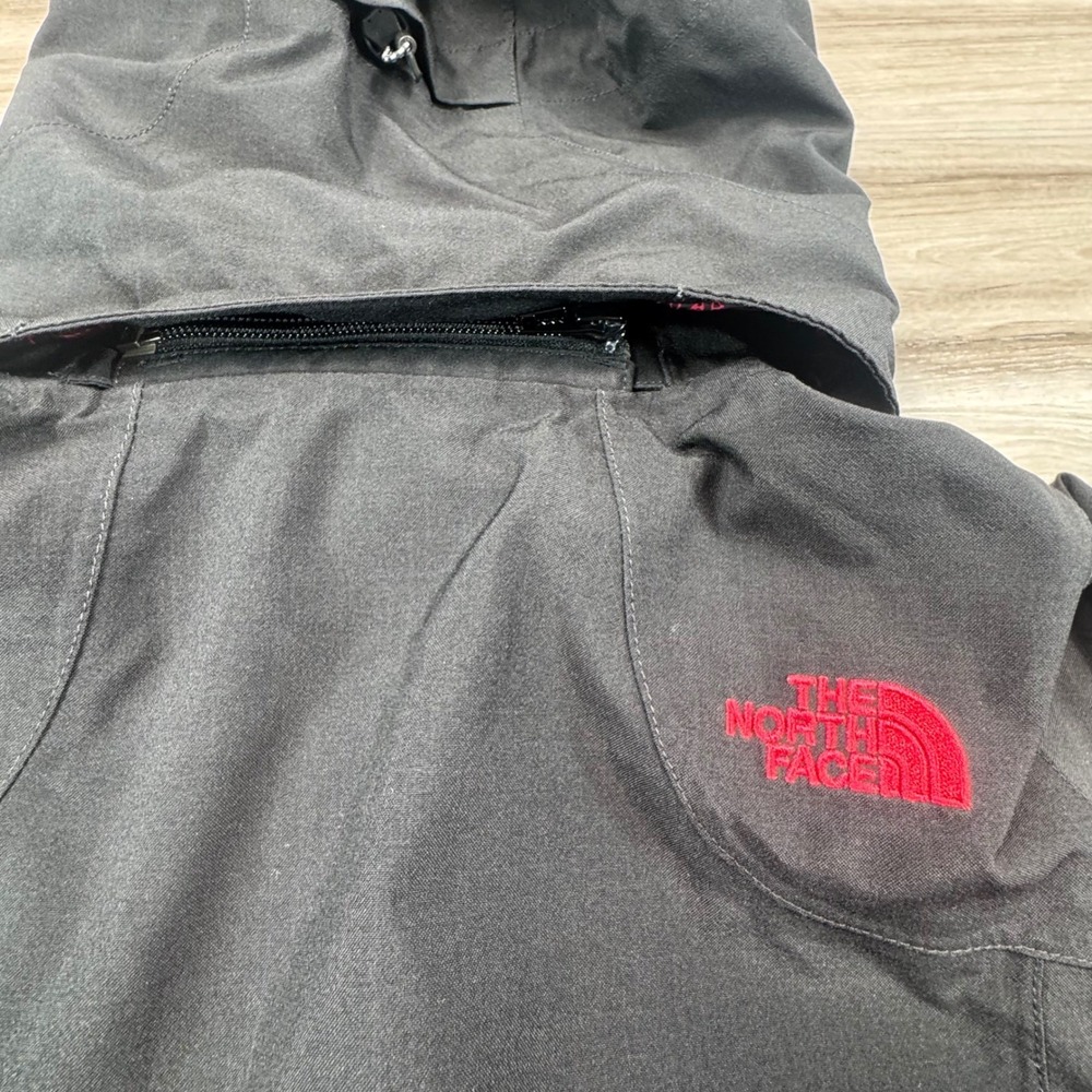 The North Face HyVent Womens Ski Jacket Black Red Hooded Waterproof Shell Medium - Picture 15 of 16